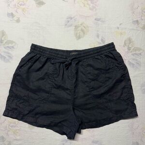 Quince Black Elastic-Waist Utility Shorts